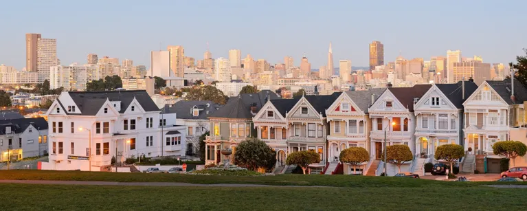 Alamo Square y las Painted Ladies · fotografía de archivo